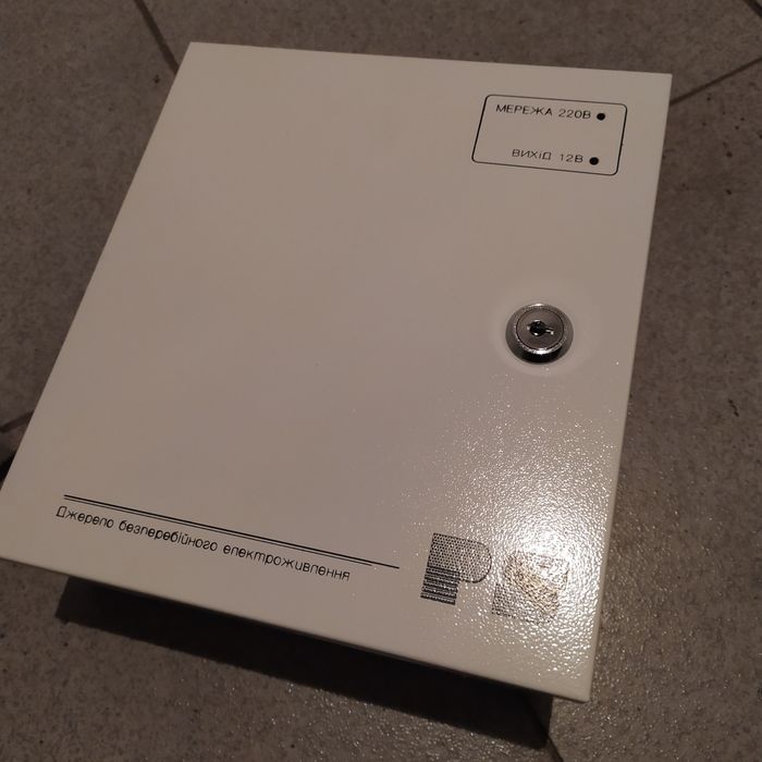 ИБП Рикас Варта IPS-1215C-00 12В 2А с трансформатором под аккумулятор