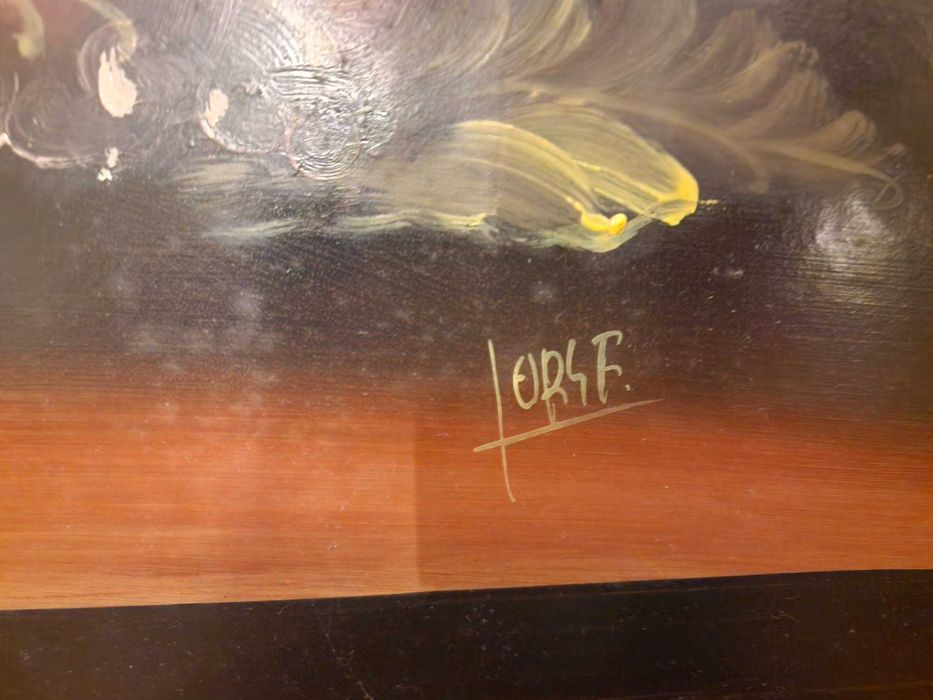 Quadro com Moldura Ornamental Dourada