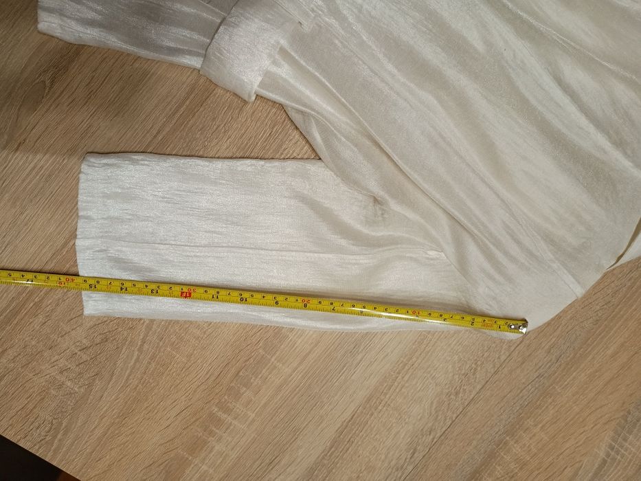 Letni biały żakiet z paskiem rozm.M