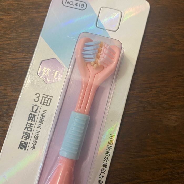 Escova de Dente com 3 partes