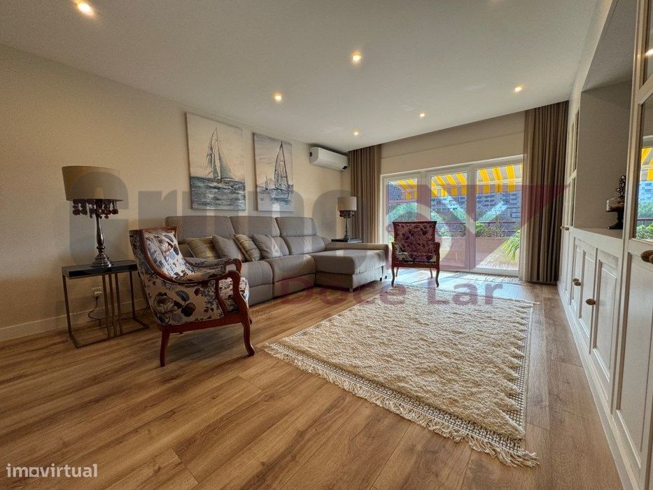 Apartamento T2 c/ piscina - Condominio Privado