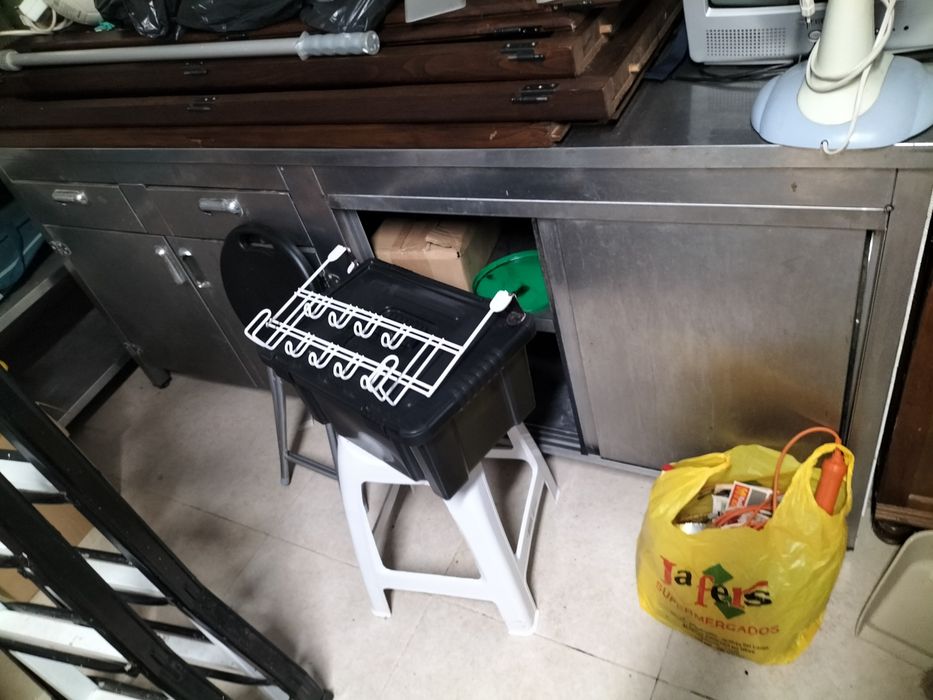Todo o material e mais algum para despachar