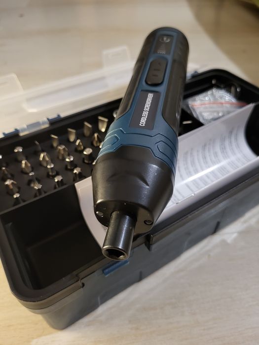 Универсальная аккумуляторная отвертка Электроотвертка