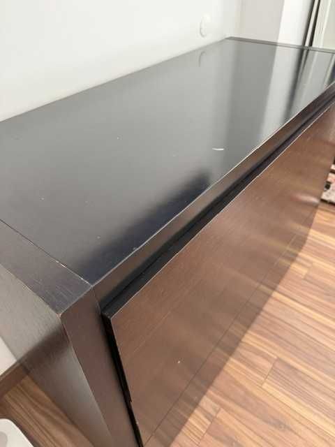 Quarto em preto/wengue (Cama, cómoda, mesas de cabeceira)