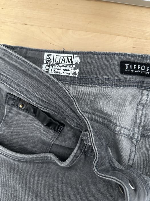 Calças tiffosi usadas