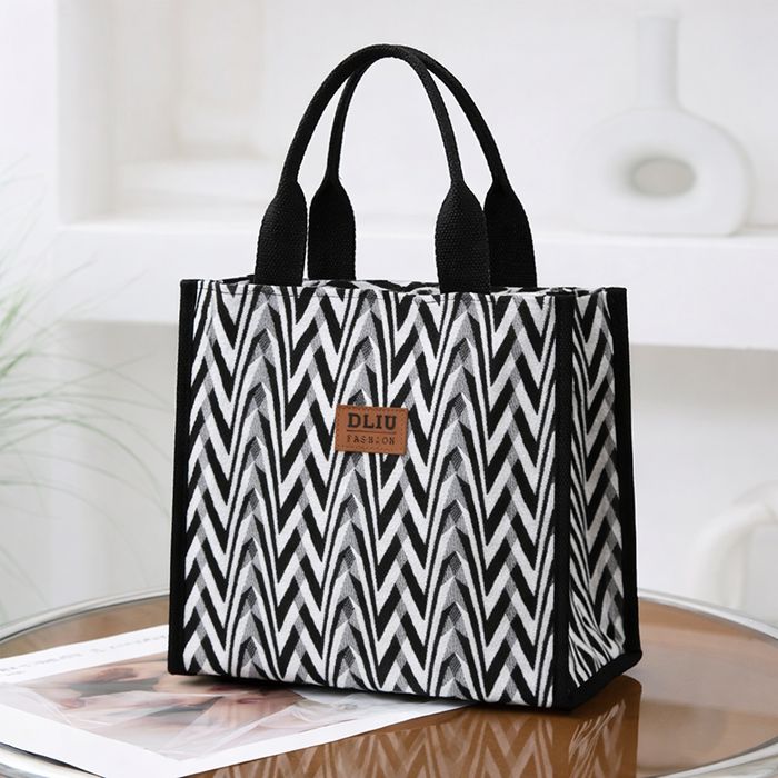 Torba damska modna | czarno-biały wzór | lekka i praktyczna
