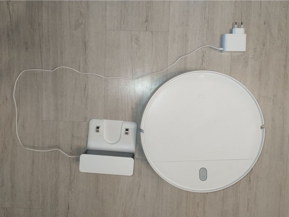Робот пилесос Xiaomi Mi Robot Vacuum-Mop Essential
