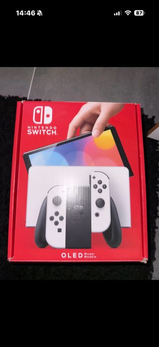 Nintendo Switch Oled z etui i dodatkowymi joyconami