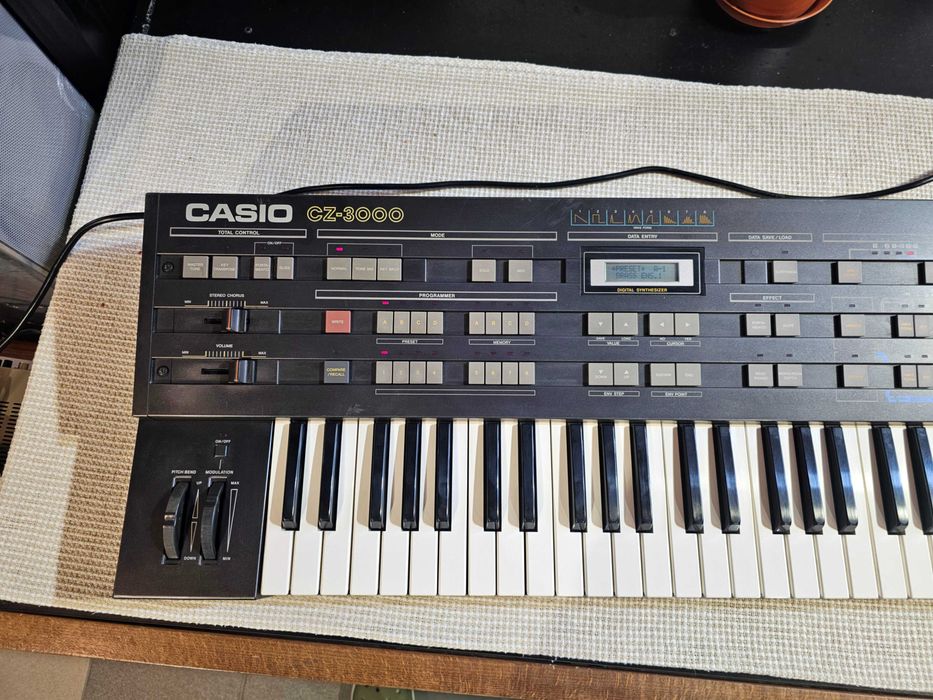 Культовий синтезатор Casio CZ-3000 Дефект!