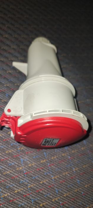 Ficha fêmea industrial 32A