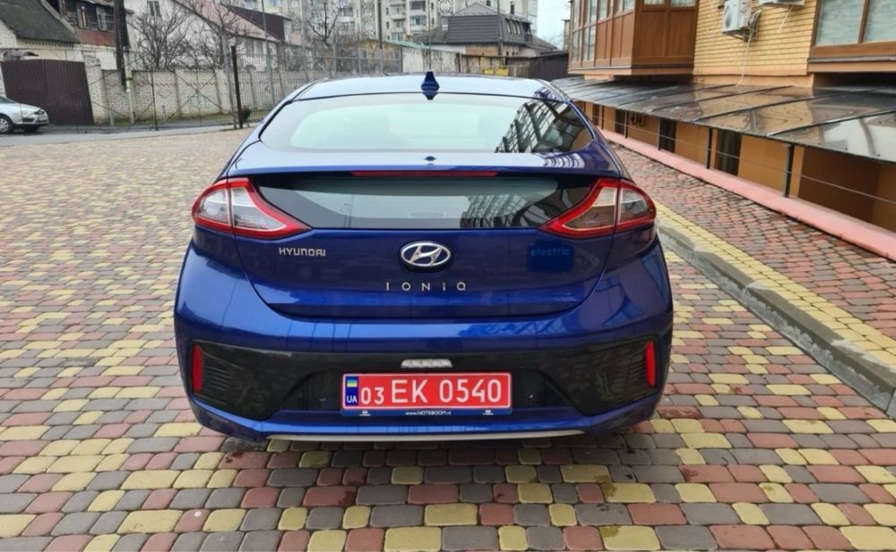 Гібрид 4л/100км Hyndai Ioniq здаю в оренду машину авто такси прокат