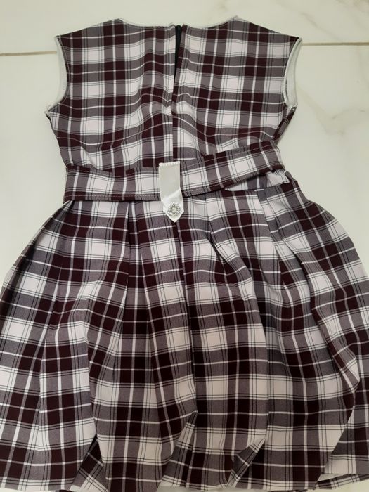 Сукня на дівчинку.