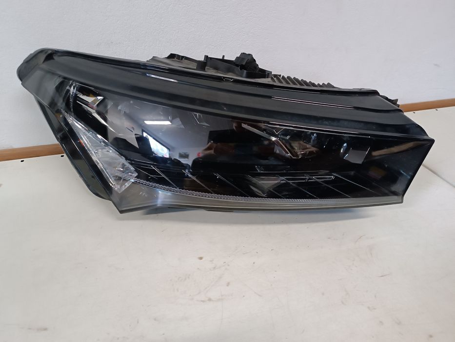 Skoda Enyaq - Reflektor prawy Full LED 5LB941016H