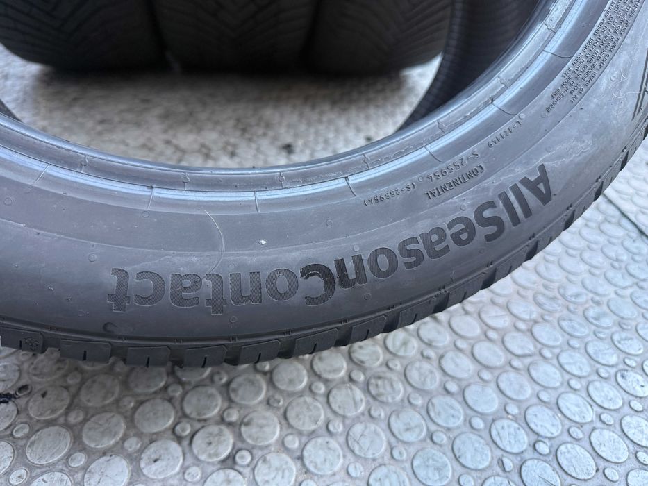 245-45 R18 96W Continental All Season Contact 4шт