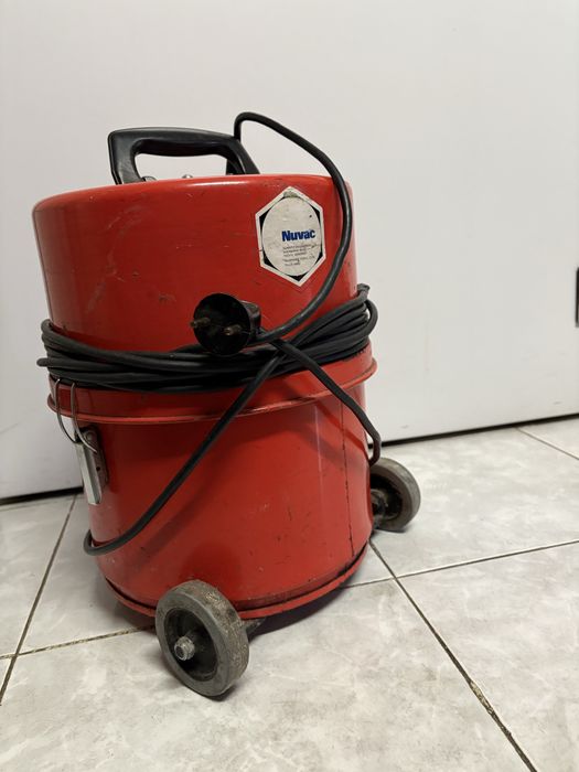 Aspirador nuvac vermelho