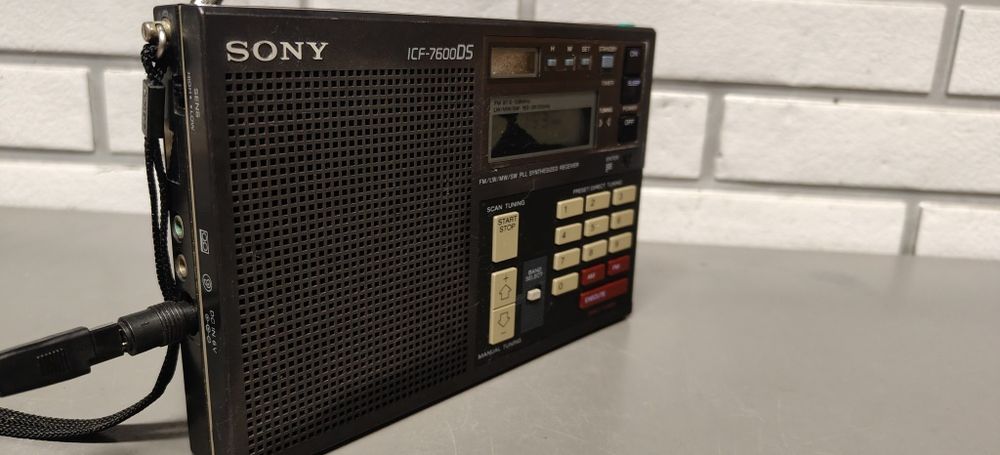 Radio globalne SONY ICF-7600DS.
