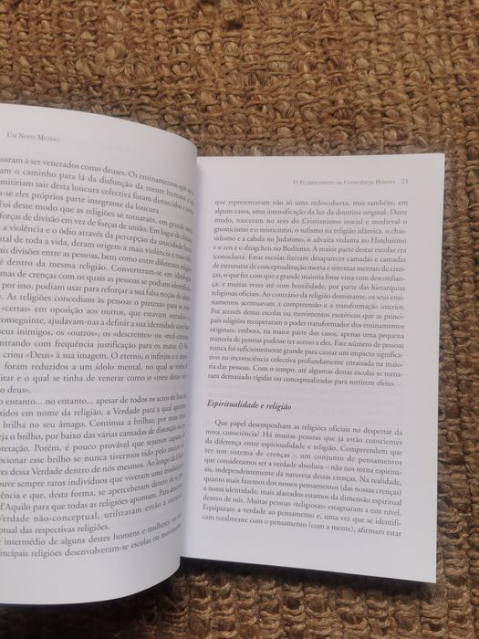 Livro "Um Novo Mundo"