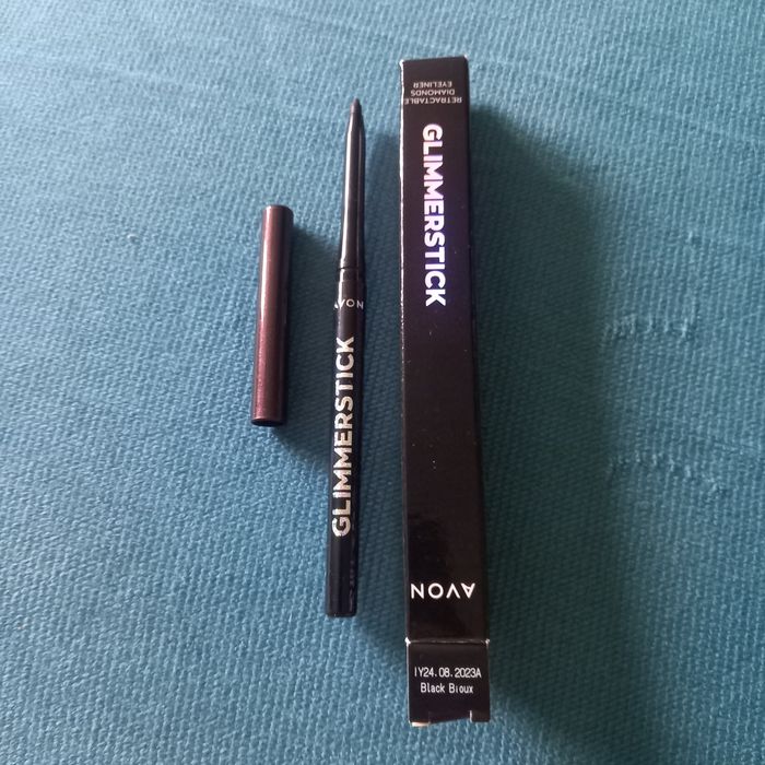 Avon Glimmerstick kredka do oczu Black Bioux