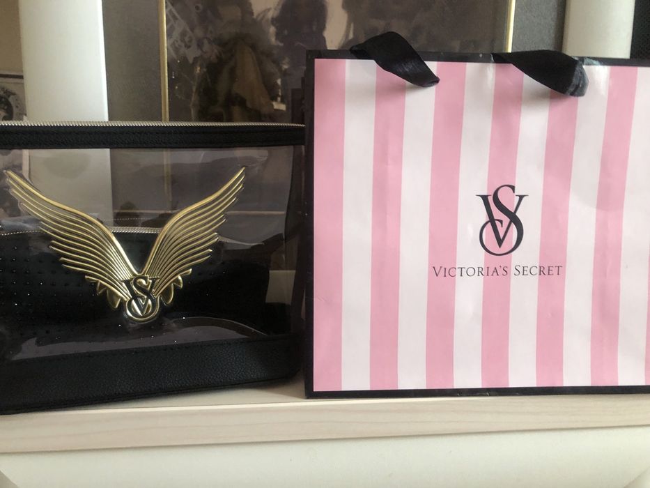 Косметичка для показу жіночої моди Victoria's Secret