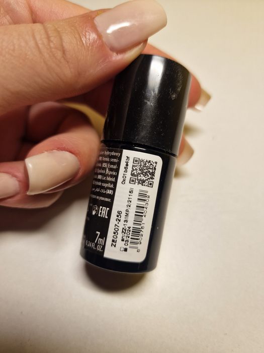 Hybrydowy lakier do paznokci Semilac Platinum Violet 256 UV LED