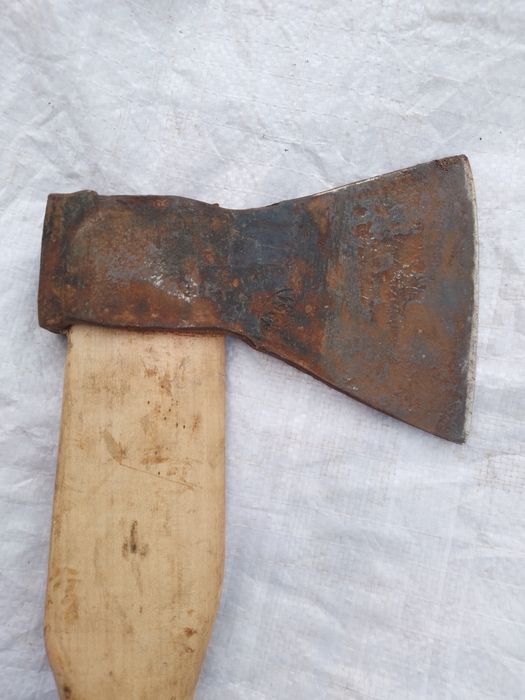 Сокира , топор , колун , вила , пилка. Ключ газовый,  лопатка саперная