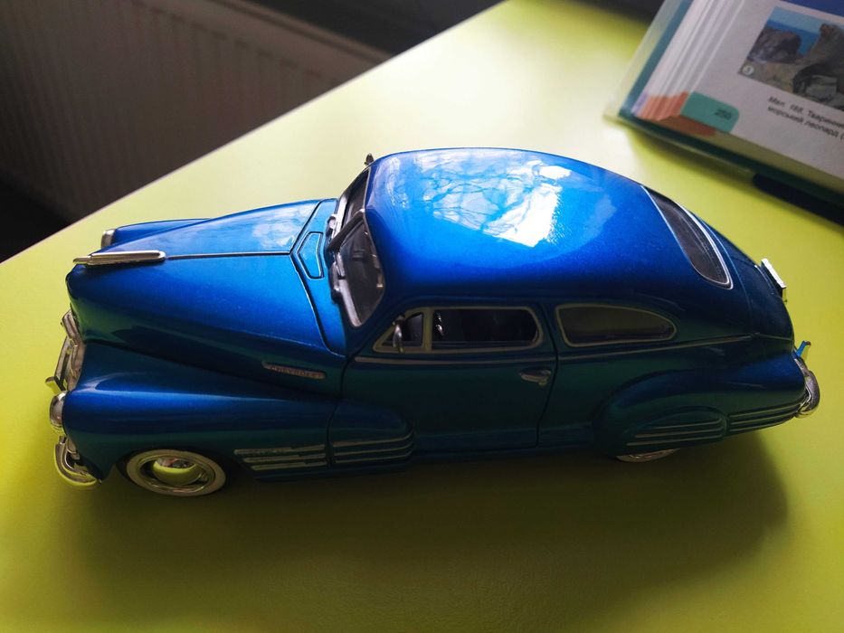 Модель автомобіля MotorMax Chevrolet Aerosedan 1/24