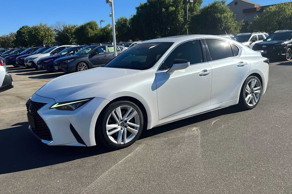 Lexus IS 300      2021