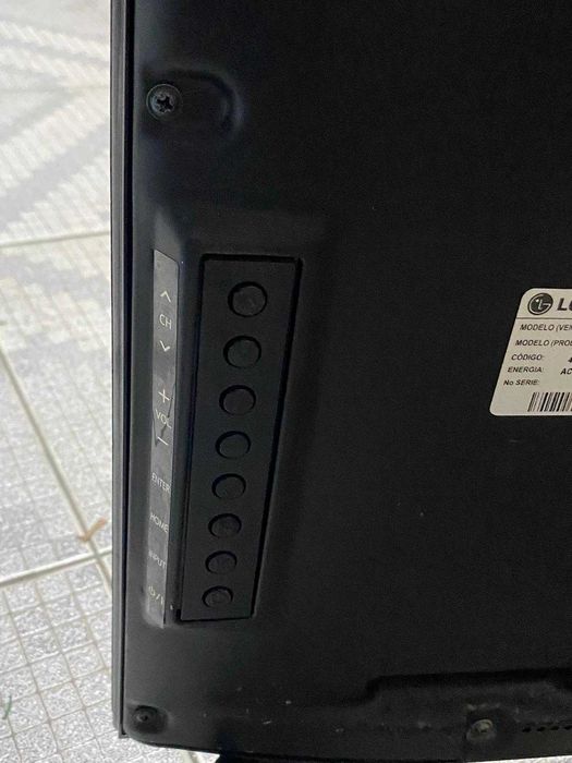 TV LG 47LW5700 3D 1080p LED LCD TV com defeito