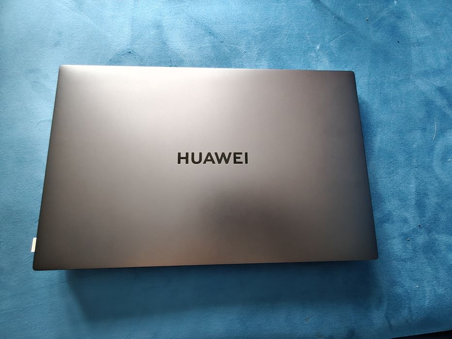 Laptop Huawei D16