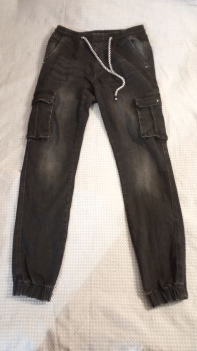 Джинси джогери на підлітка хлопчика