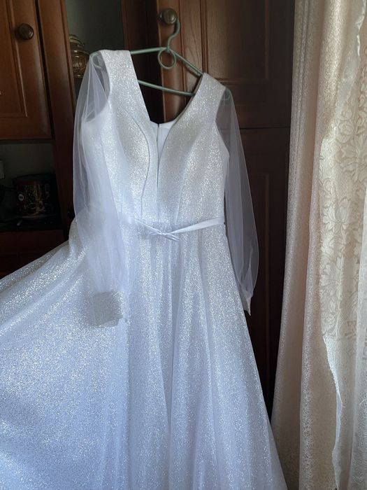 Весільна сукня з блискітками