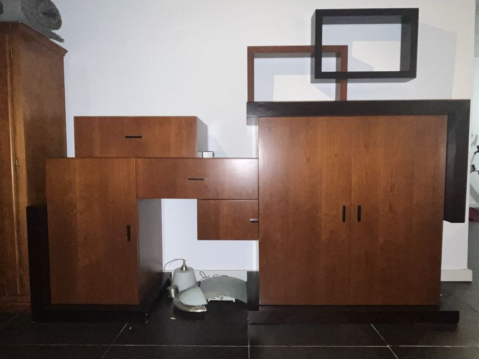 Conjunto de dois aparadores e um movel de tv em wengue