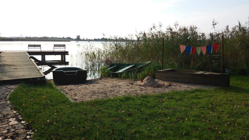 Apartamenty nad jeziorem z prywatną plażą