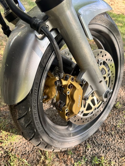 Honda CB400 Vtec 3