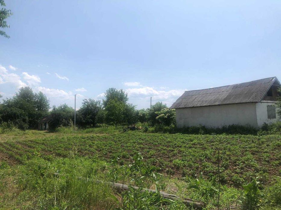 Продається земельна ділянка під житлову забудову в с. Підгір'я