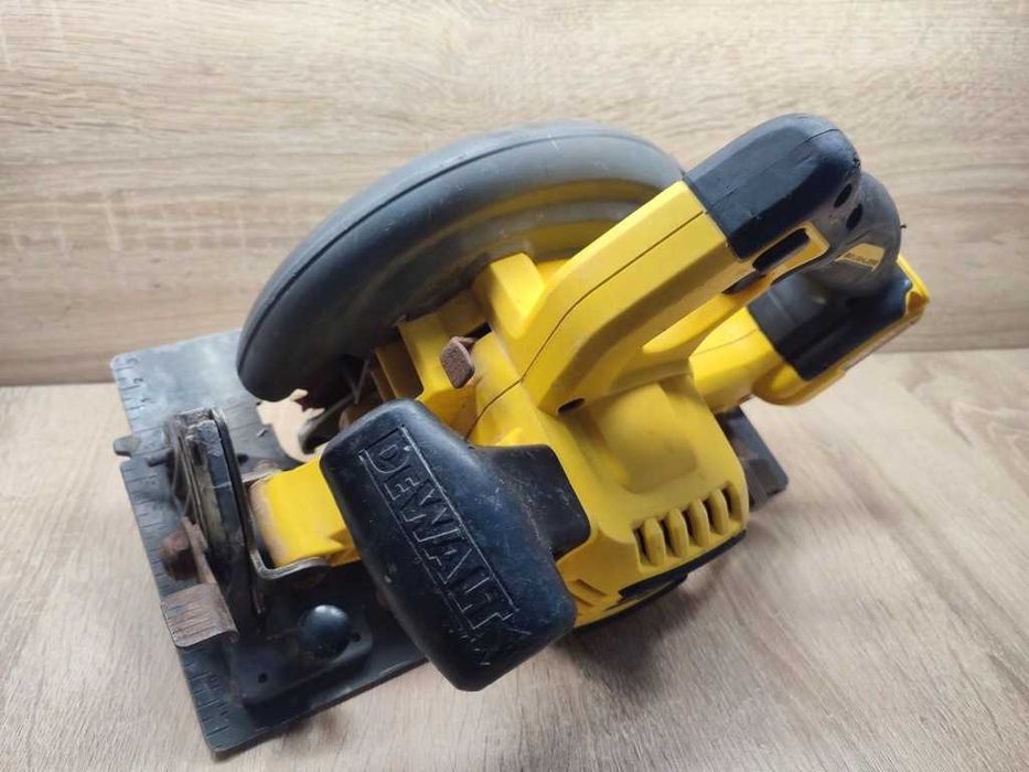 Pilarka tarczowa DeWalt DCS575 BODY