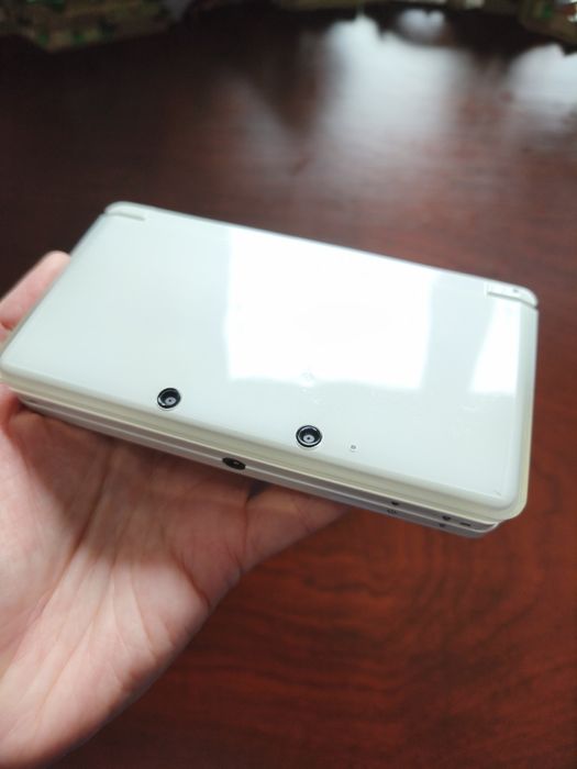 Nintendo 3DS Branca com 32GB e Homebrew