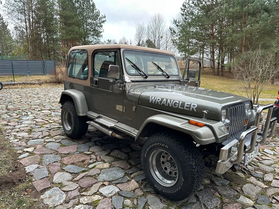 Jeep Wrangler Kolekcjonerski Jeep Wrangler Joker 4.0 1991 rok