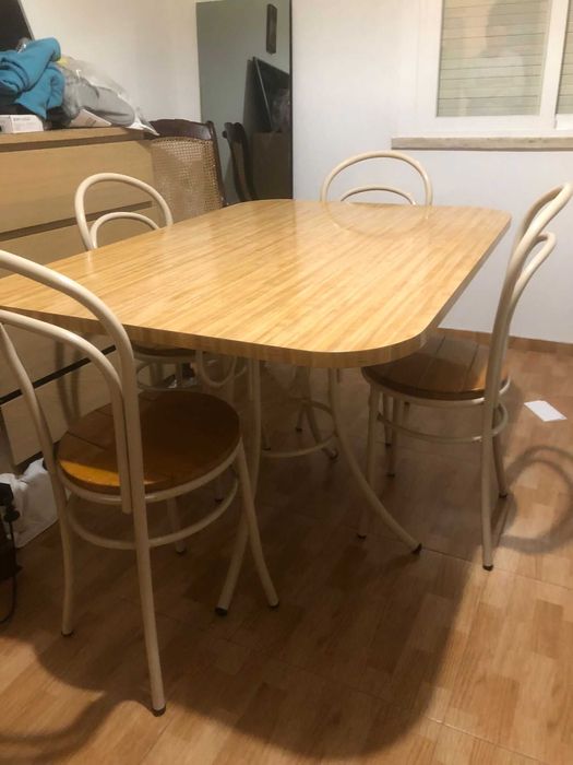 Mesa com 4 Cadeiras64286511433091120