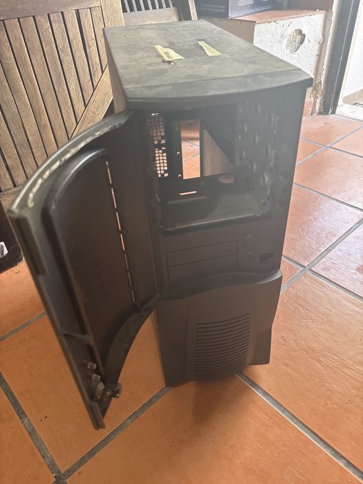 Varias Caixas de computador