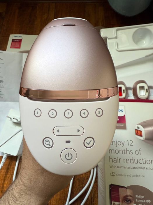 Фотоепілятор Philips BRI977 в ідеальному стані