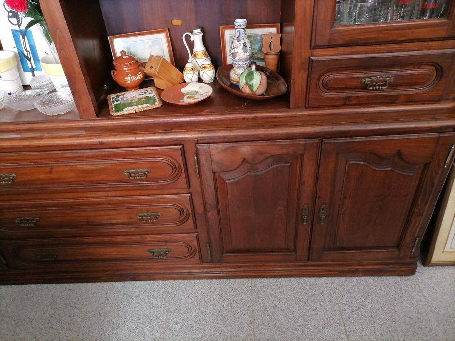 Móvel de sala em madeira