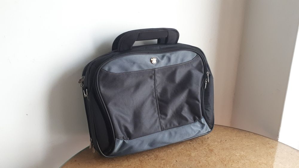 Pasta Targus para transporte de portátil e afins