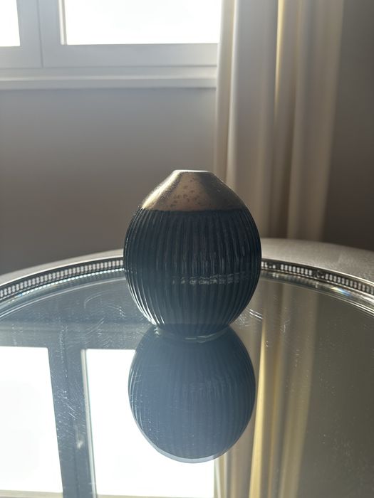 Pequeno Vaso Decorativo Texturizado - Preto e Bronze/Dourado