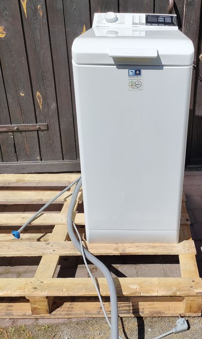 Pralka Electrolux górny wsad 6kg