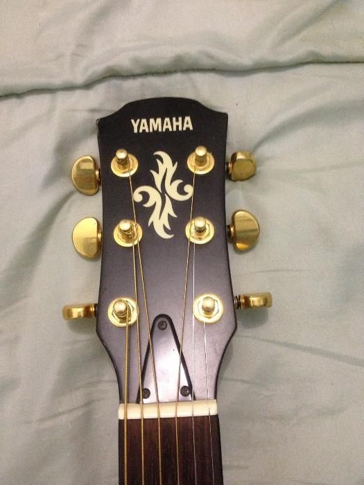 Yamaha Guitarra APX 6, troco.