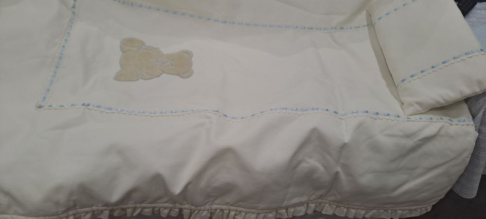 Colcha para cama bebé beje e azul bebé