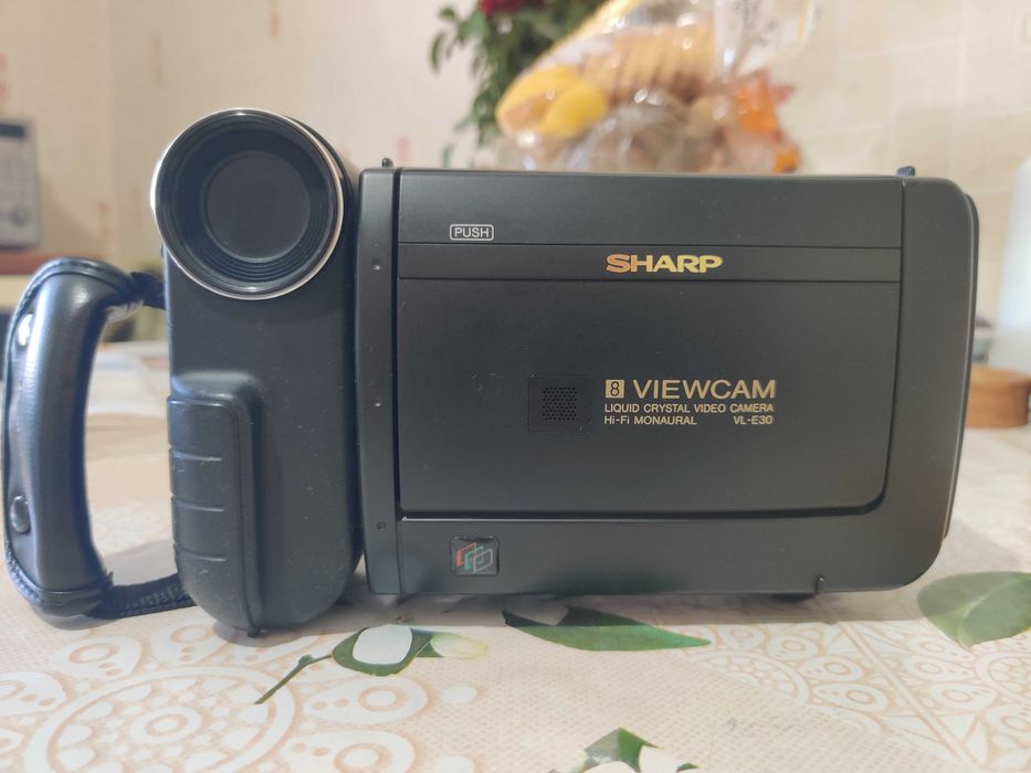 Sharp VL-E 30S відеокамера касетна