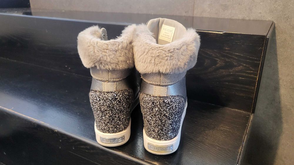 Sneakersy GUESS r.37 srebrne