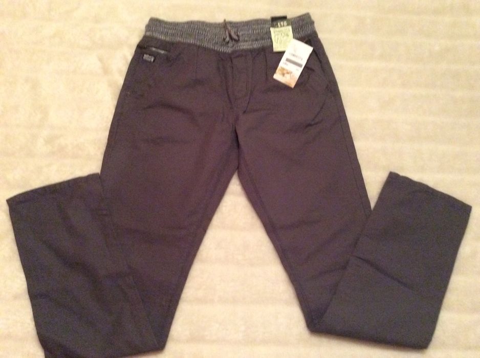 Calças de ganga e calções de sarja NOVAS t14